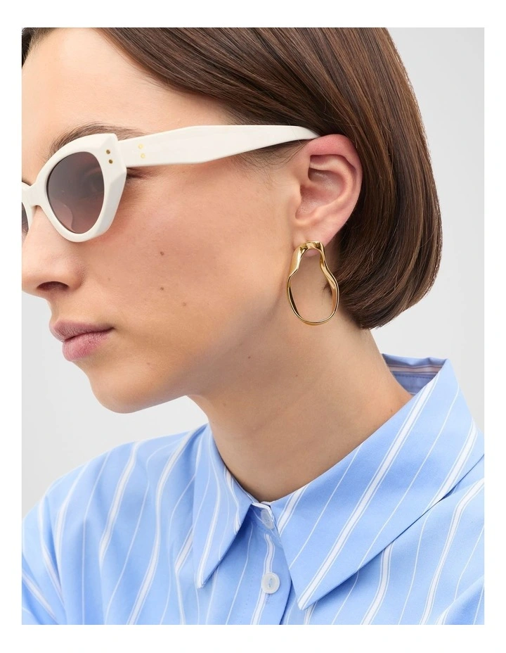 Molten Statement Earring in Gold image 2