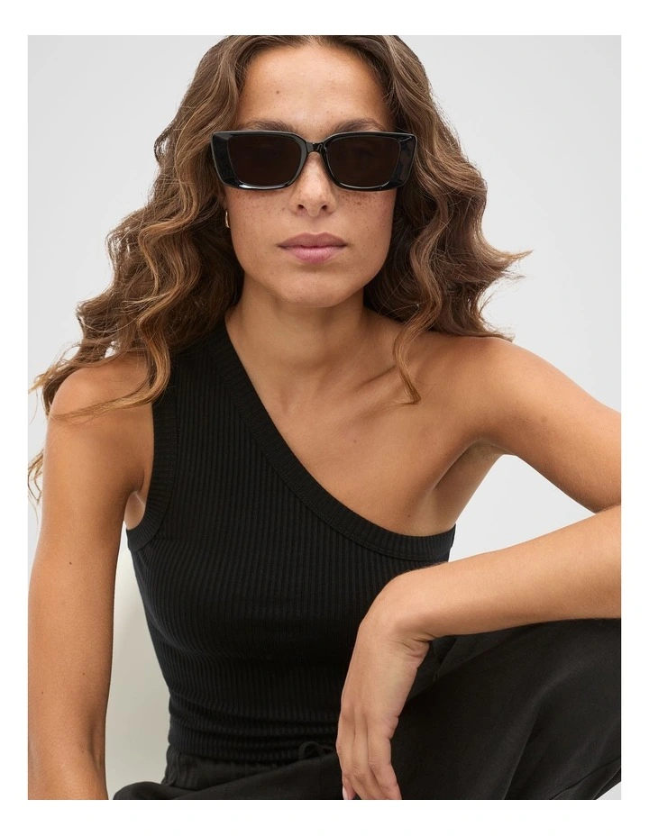 Poppy Rectangle Sunglasses in Black image 2