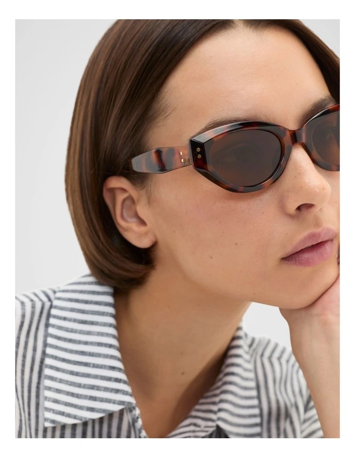 Lida Cat Eye Sunglasses in Dark Tort image 2