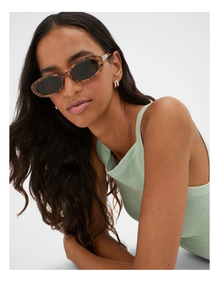 Sadie Oval Sunglasses in Caramel Tort image 2