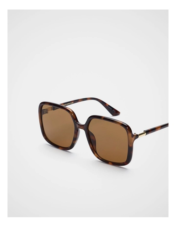 Jess Oversized Sunglasses in Dark Tort image 3