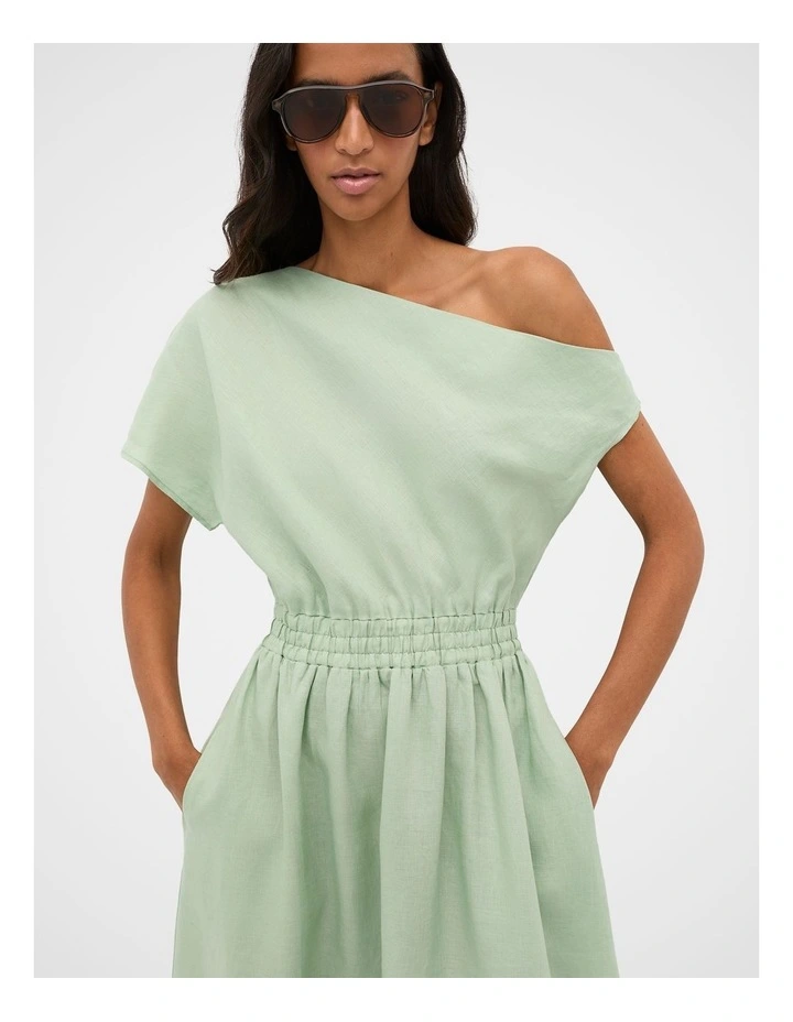 Pia Aviator Sunglasses in Gumleaf image 2