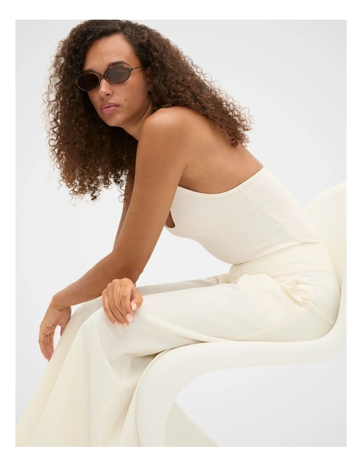 Sabrina Oval Sunglasses in Dark Tort image 2