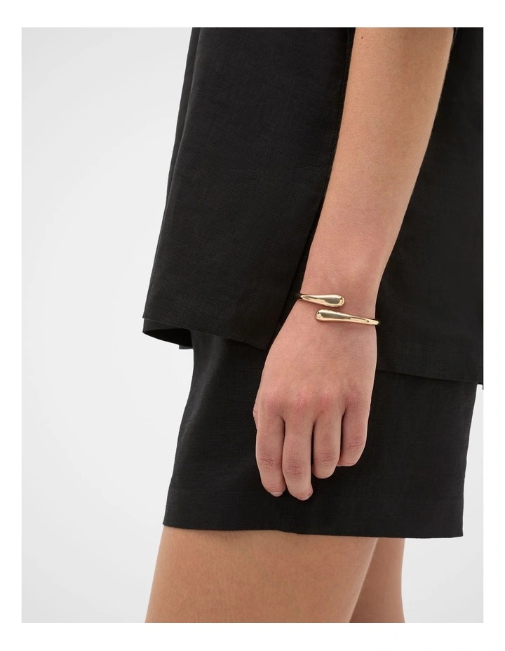 Crossover Cuff in Gold image 2