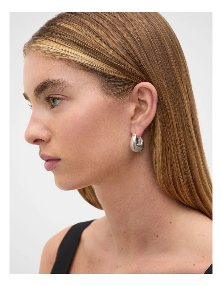 Mini Oval Hoop Earring in Silver image 2