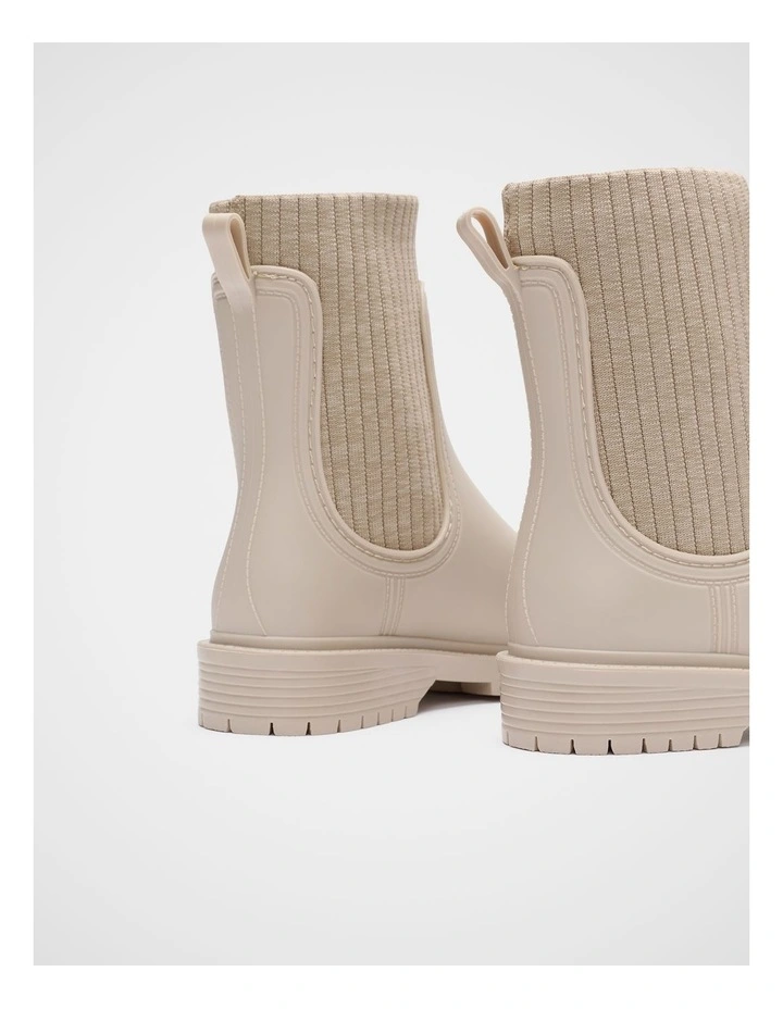 Alannah Rainboot in Oat image 3