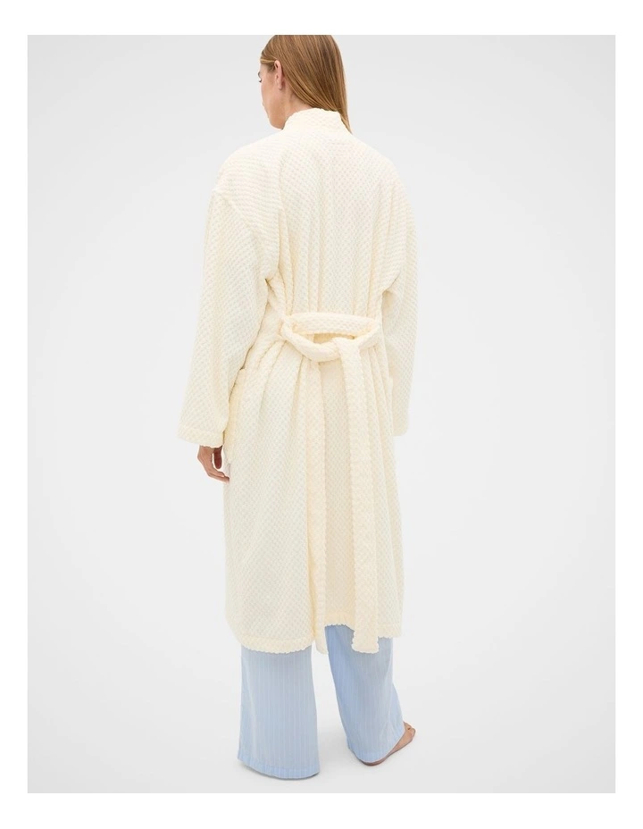 Textured Robe in Coconut Cream image 2