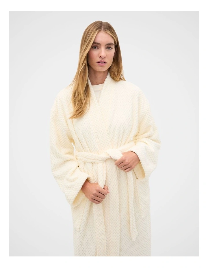 Textured Robe in Coconut Cream image 3