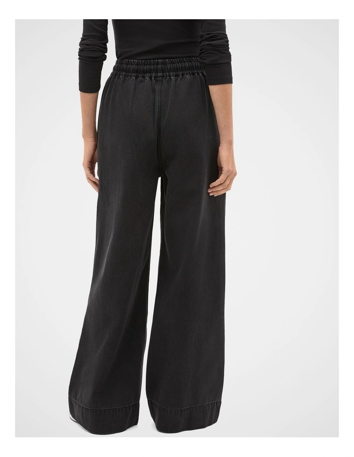 Elasticated Wide Leg Jeans in Black image 2