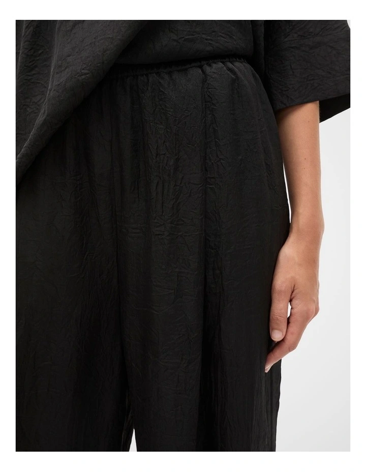 Textured Satin Gathered Pant in Black image 4