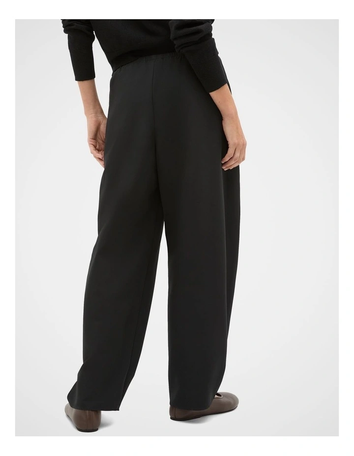 Easy Barrel Leg Pant in Black image 2