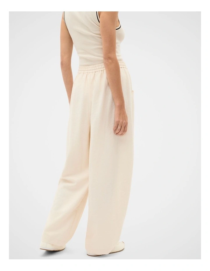 Textured Barrel Pant in Coconut Cream image 2