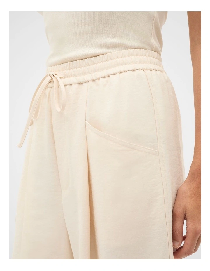 Textured Barrel Pant in Coconut Cream image 3