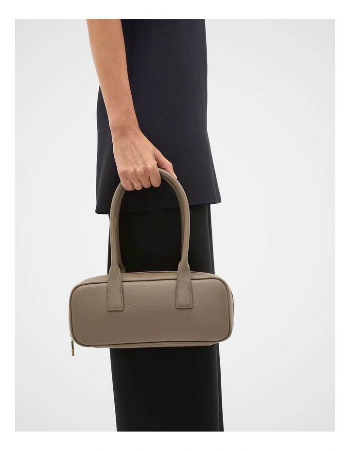 Everyday Shoulder Bag in Dark Cashew image 2