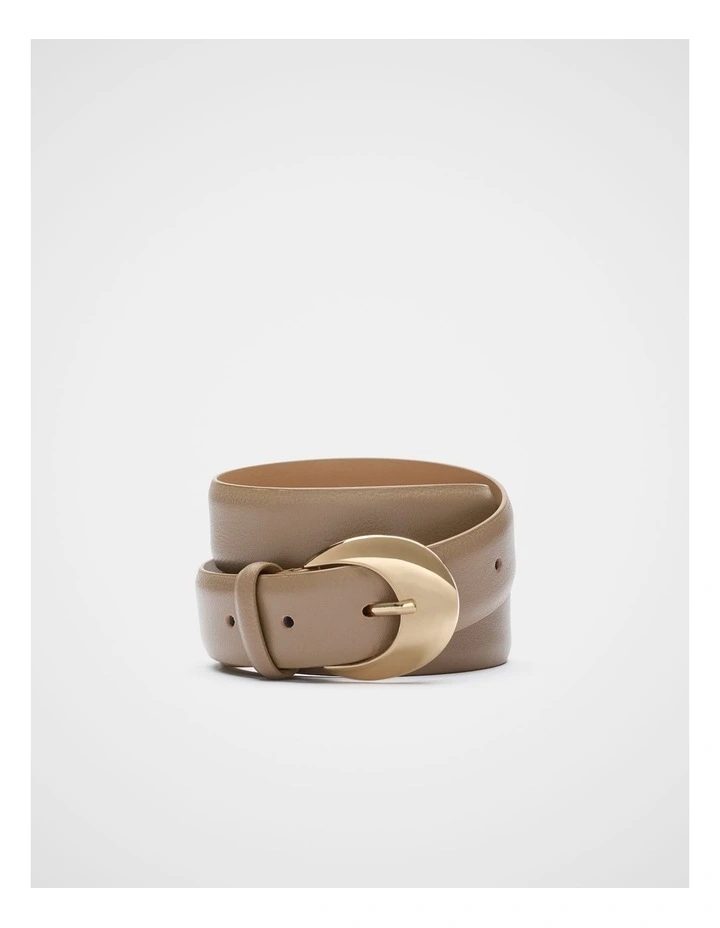 Dove Circle Buckle Belt in Dark Cashew Pebble image 1