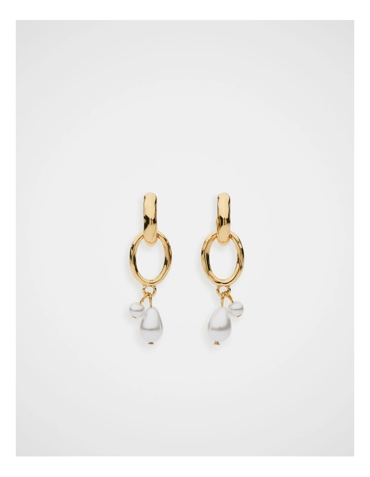 Pearl Drop Link Earring in Gold image 1