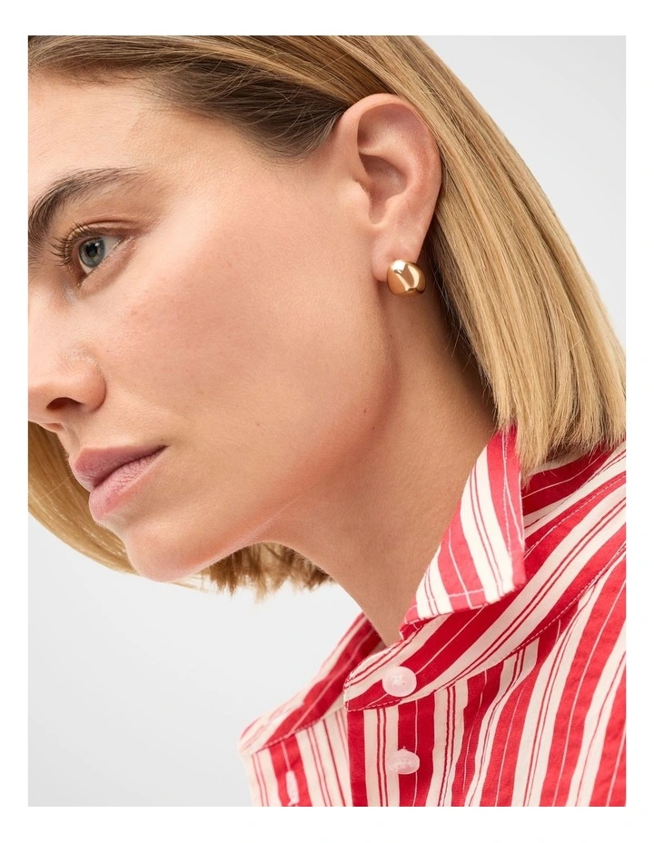 Small Pebble Stud in Gold image 2