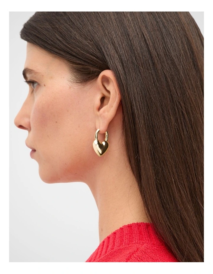 Amour Heart Earring in Gold image 2