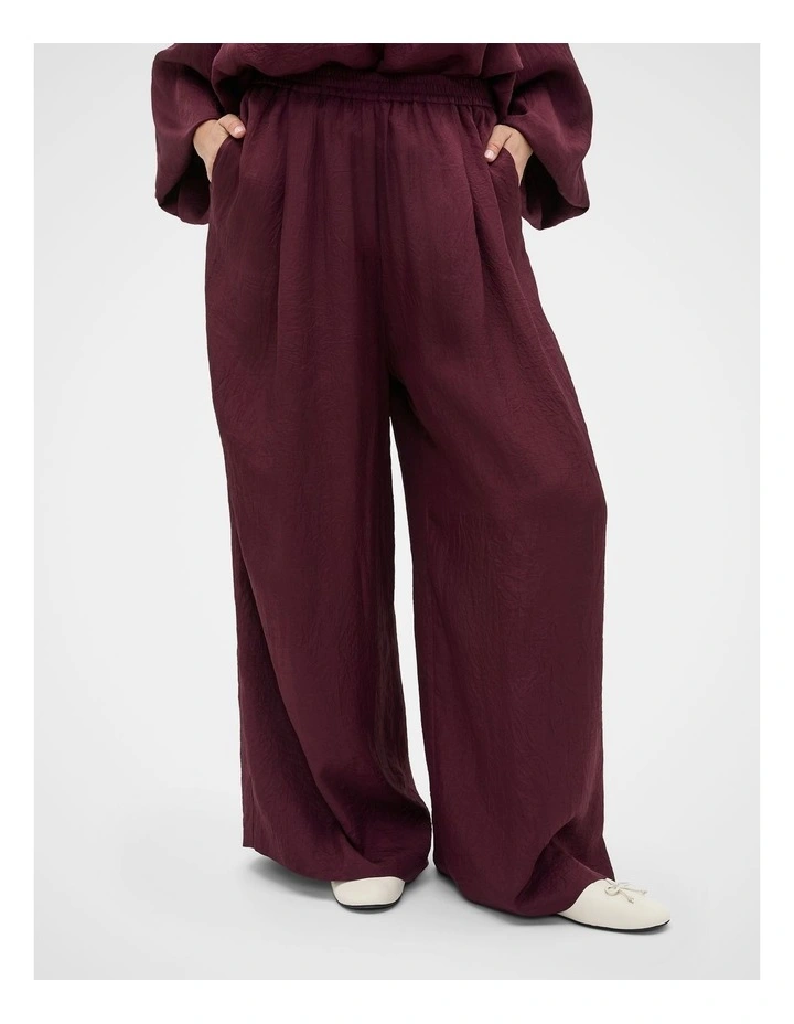 Textured Satin Gathered Pant in Plum Red image 5