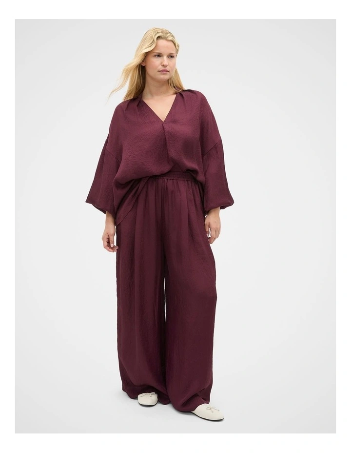 Textured Satin Gathered Pant in Plum Red image 6