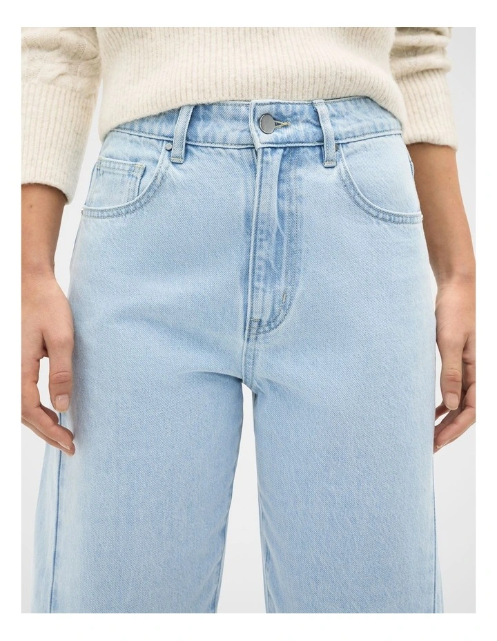 Barrel Leg Jean in Ice Blue Denim image 4