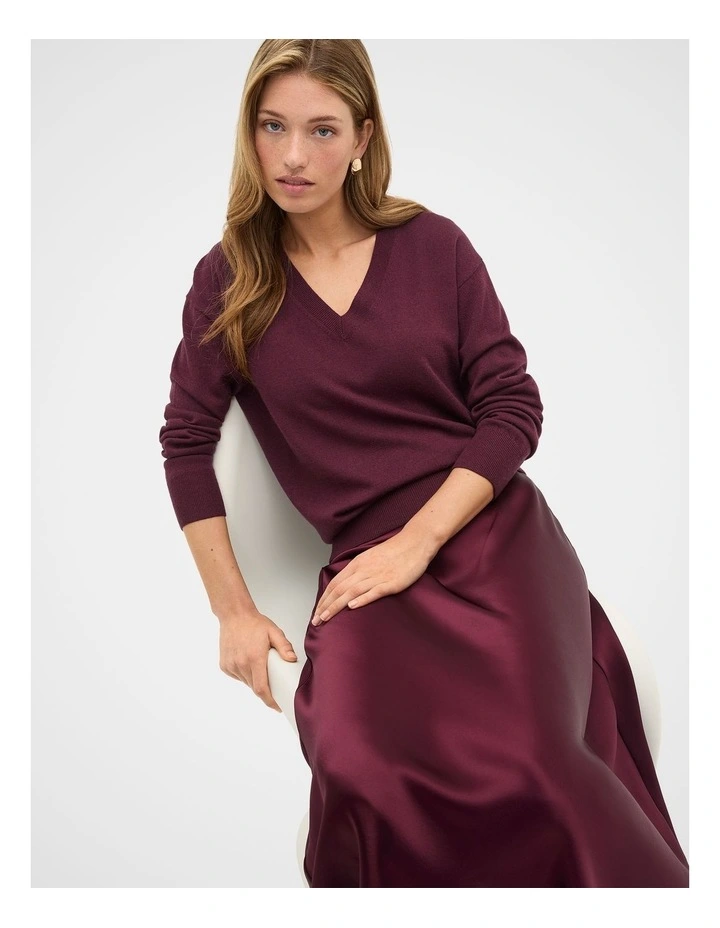 Australian Merino V Neck Knit in Plum Red image 4