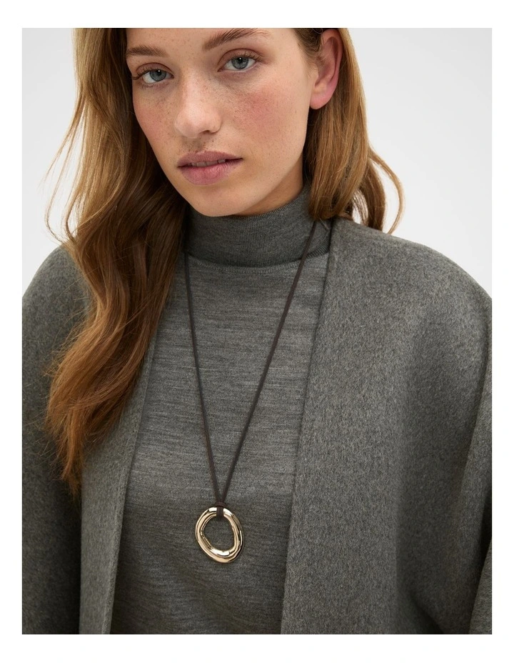 Adjustable Molten Pendant Necklace in Gold image 2