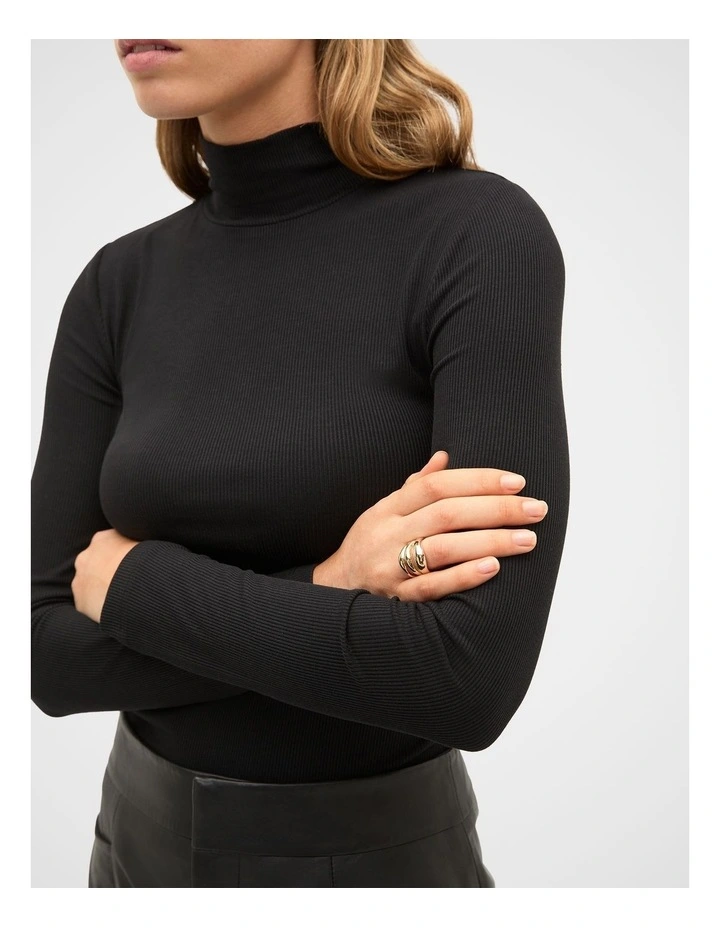 Trio Illusion Ring in Gold image 2