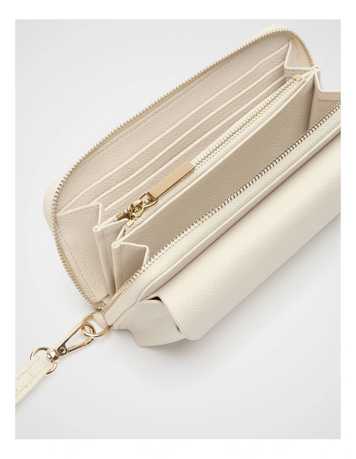 Sunglasses Wallet in Cream image 2