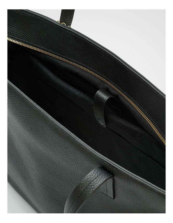 Leather Everyday Tote in Black image 4