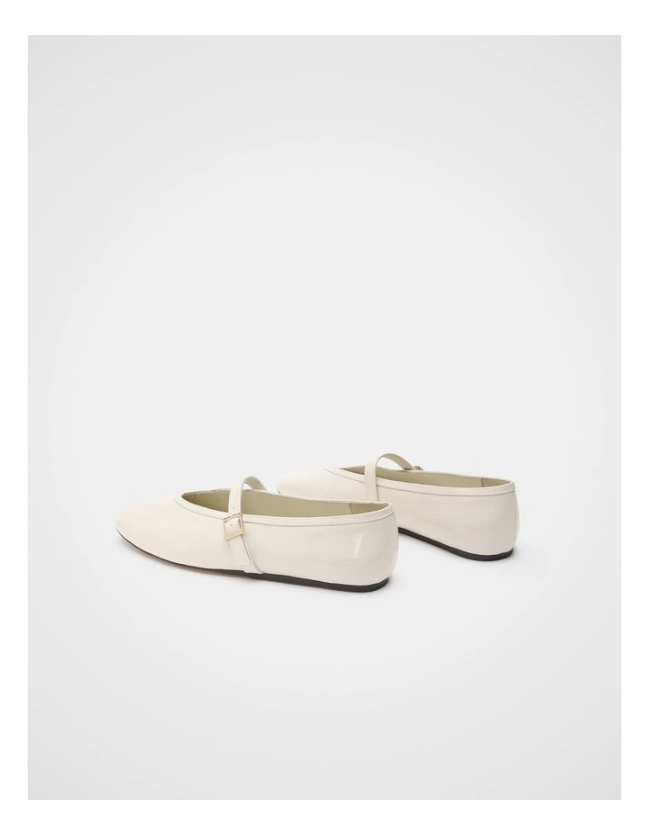 Arlo Ballet Flat in Cream Patent image 4