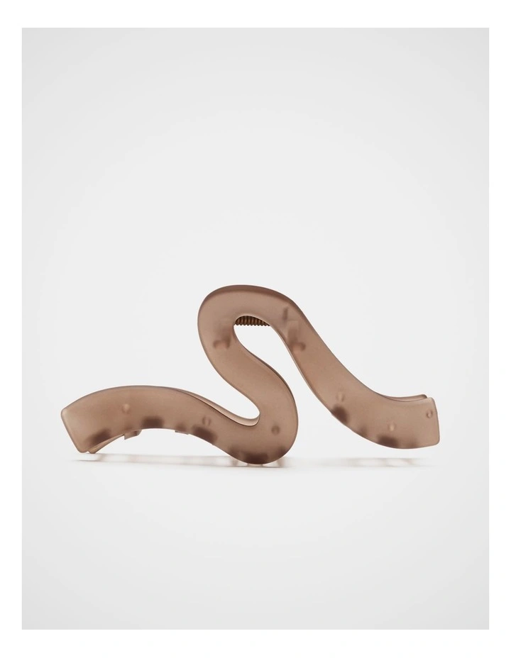 Wave Hair Claw in Chestnut image 2
