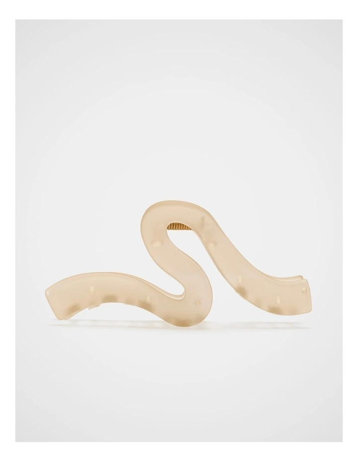 Wave Hair Claw in Cashew Cream image 2
