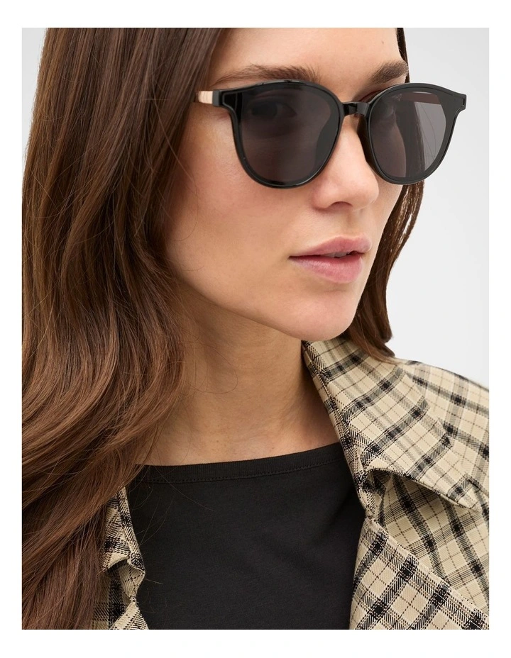 Jane Rounded Sunglasses image 2