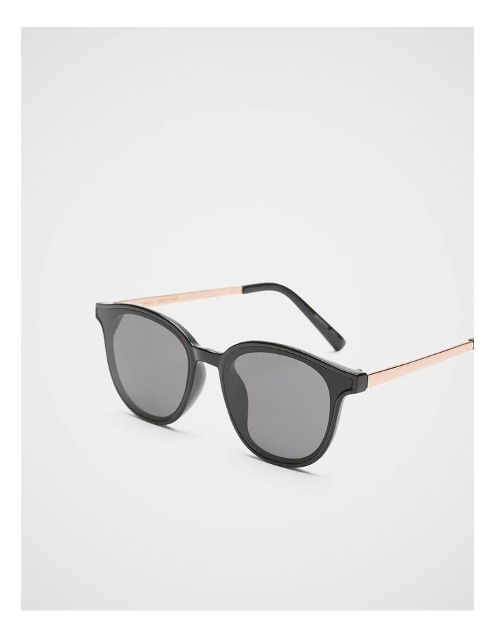Jane Rounded Sunglasses image 3