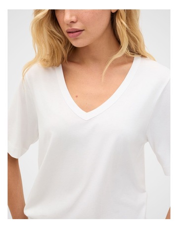 Whisper White colour