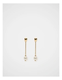 Pearl Dangle Earring