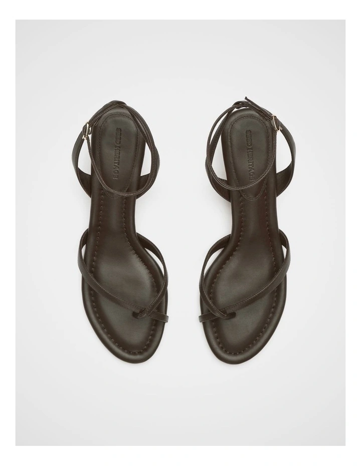 Delilah Heel image 4