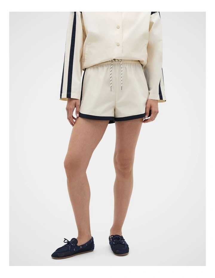 Contrast Trim Relaxed Short in Coconut Cream image 4