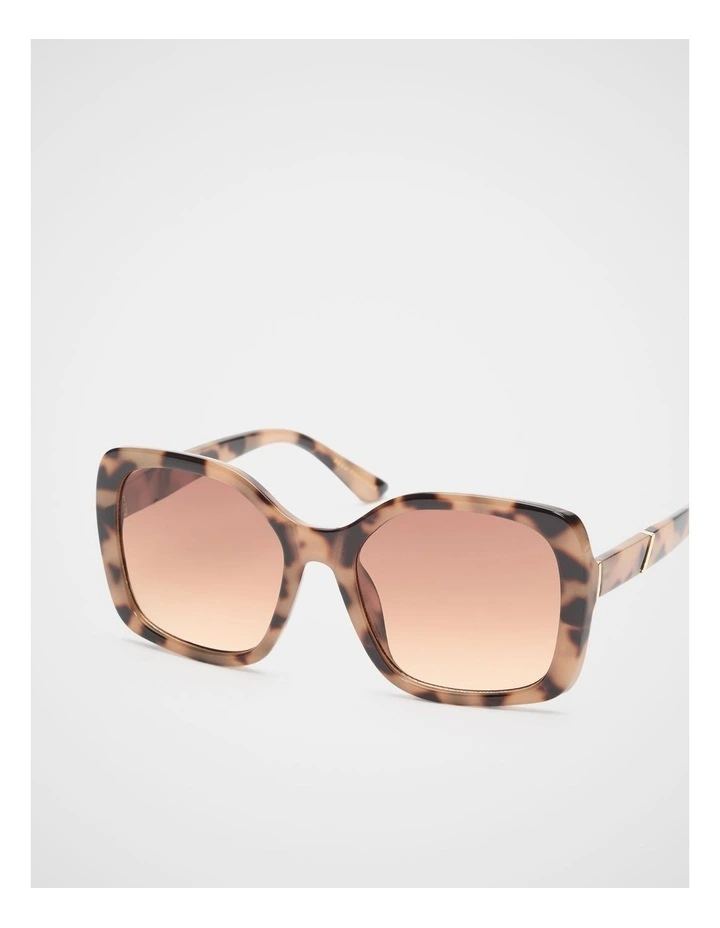 Andi Oversized Sunglasses in Milky Tort image 3