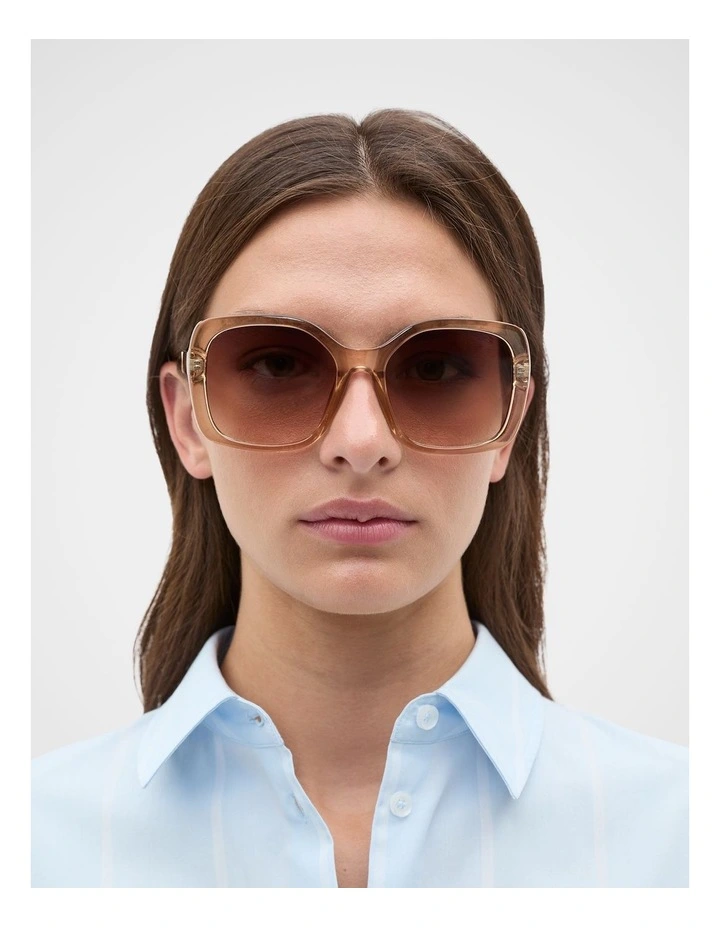 Andi Oversized Sunglasses in Warm Sand image 2
