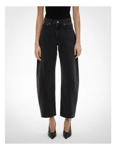 Barrel Leg Jeans in Washed Black