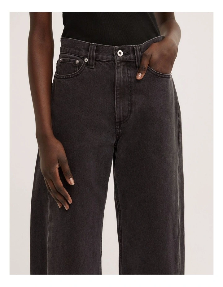 Barrel Leg Jeans in Washed Black image 3