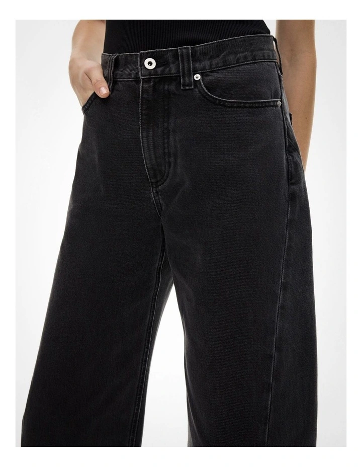 Barrel Leg Jeans in Washed Black image 3