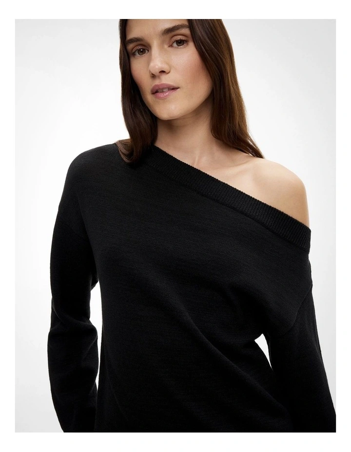 Asymmetric Slouch Knitwear in Black image 3