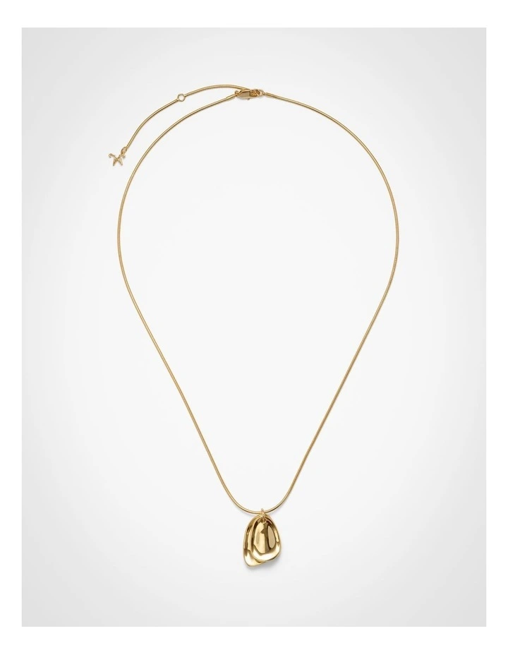 Lily Necklace in Gold image 4