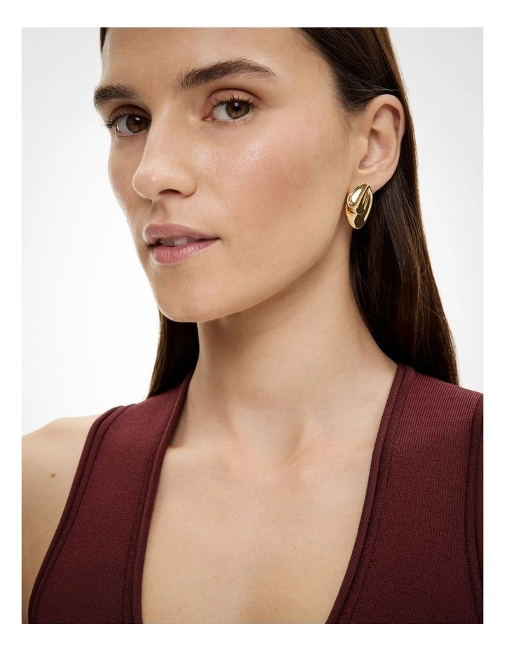 Lily Earrings in Gold image 2