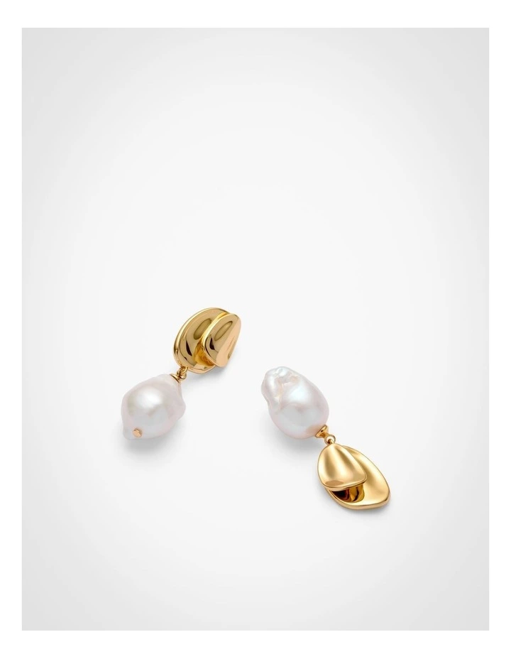Lily Pearl Earrings in Gold image 5