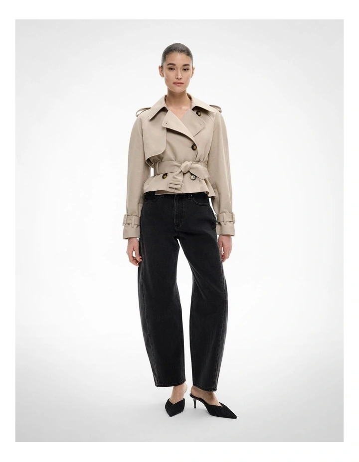 Cropped Trench Jacket in Sand image 3