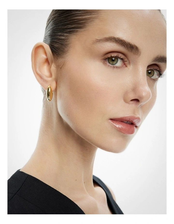 Uma Earrings in Gold image 2